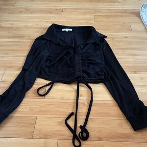 Et Celt Elegant Black Button-Up Crop Top